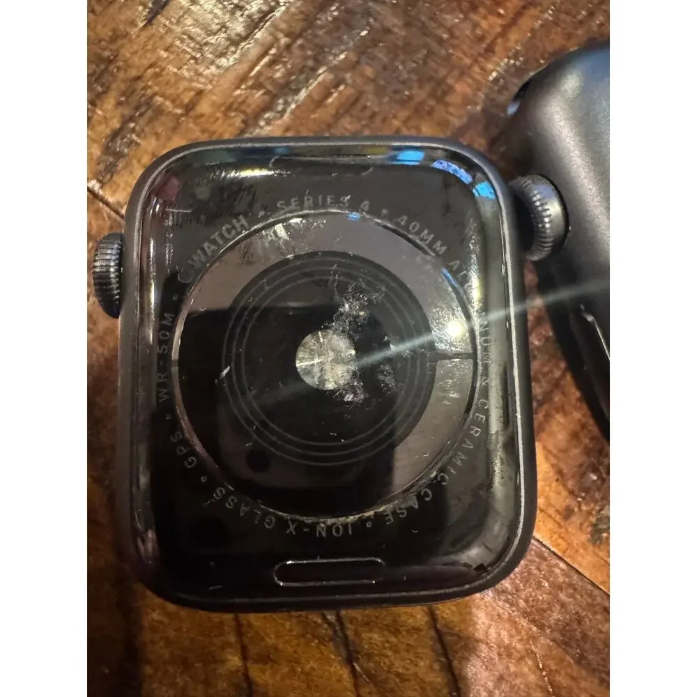 Lot of 7 Apple Watches FOR PARTS ONLY Series 1/3/4/7000 Series AS IS